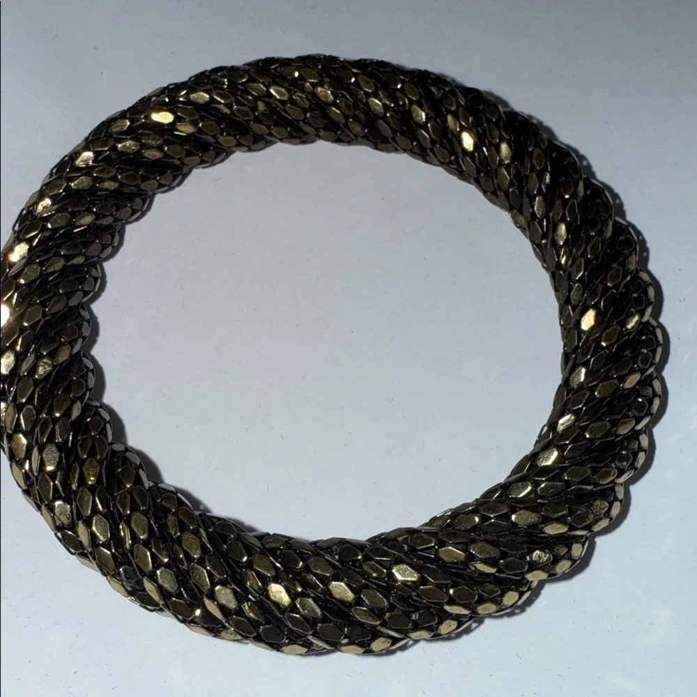 Vintage 1970's Brass Color Tone MESH Metal Swirl Bangle Bracelet *RARE*